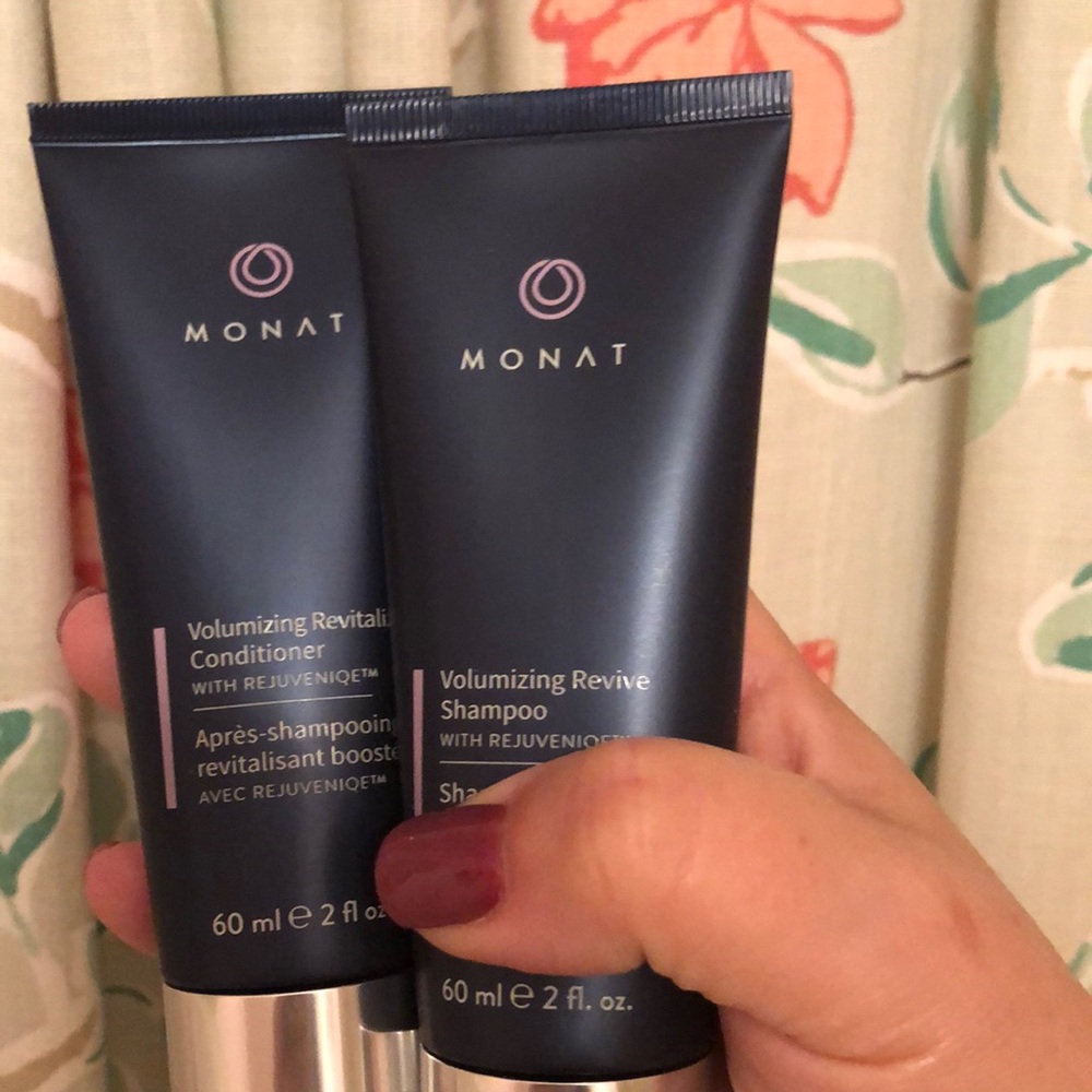 Monat volumizing conditioner and shampoo